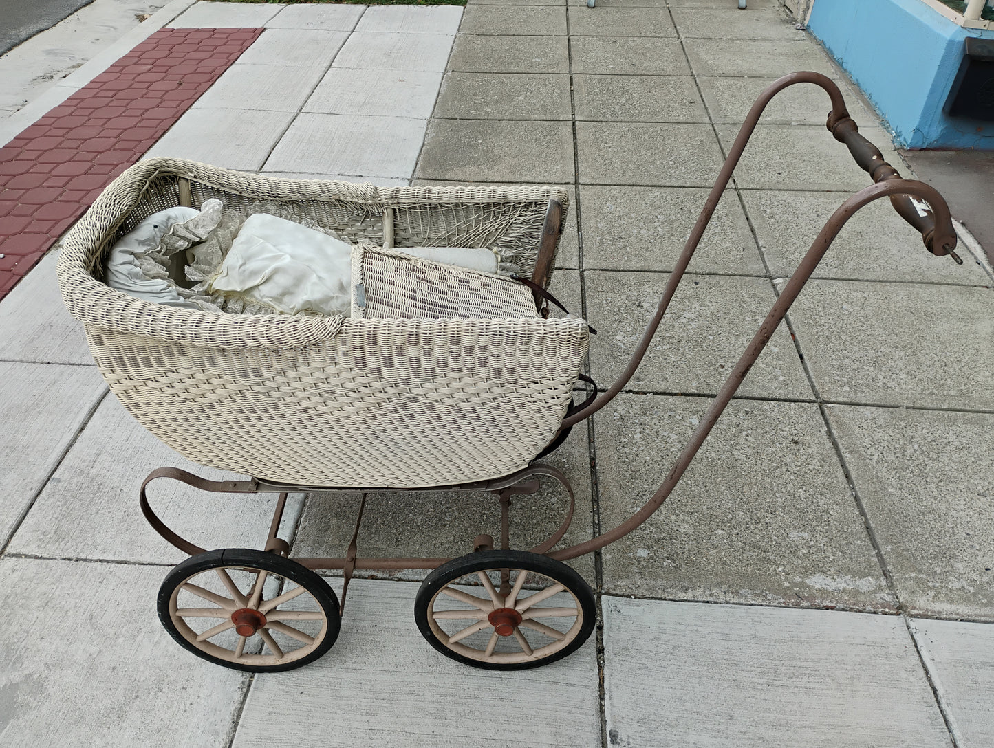 Antique Heywood-Wakefield Wicker Baby Carriage (circa 1910–1925)