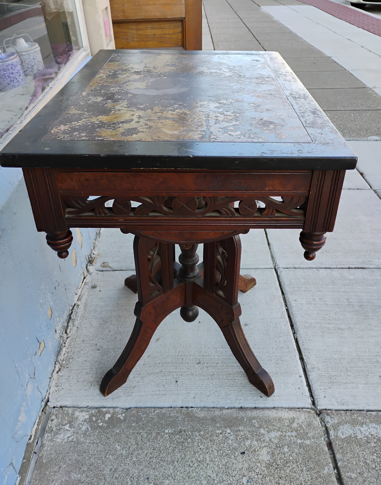 Antique Eastlake Mahogany Marble-Top Entry Table – c. 1885–1895