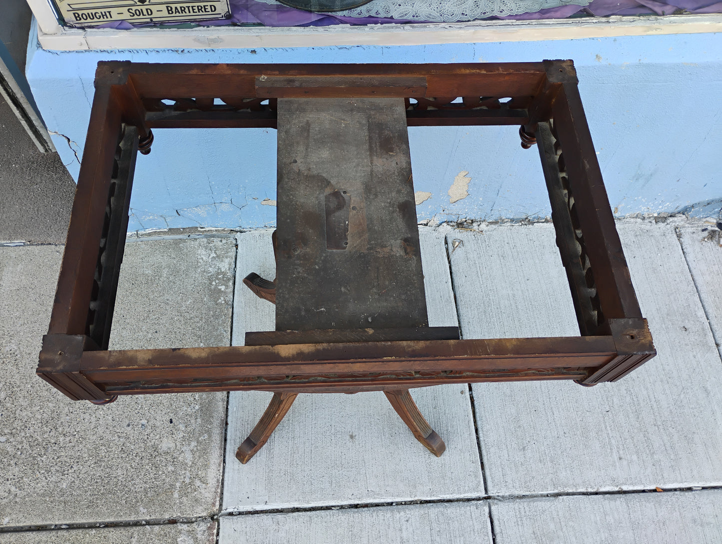 Antique Eastlake Mahogany Marble-Top Entry Table – c. 1885–1895