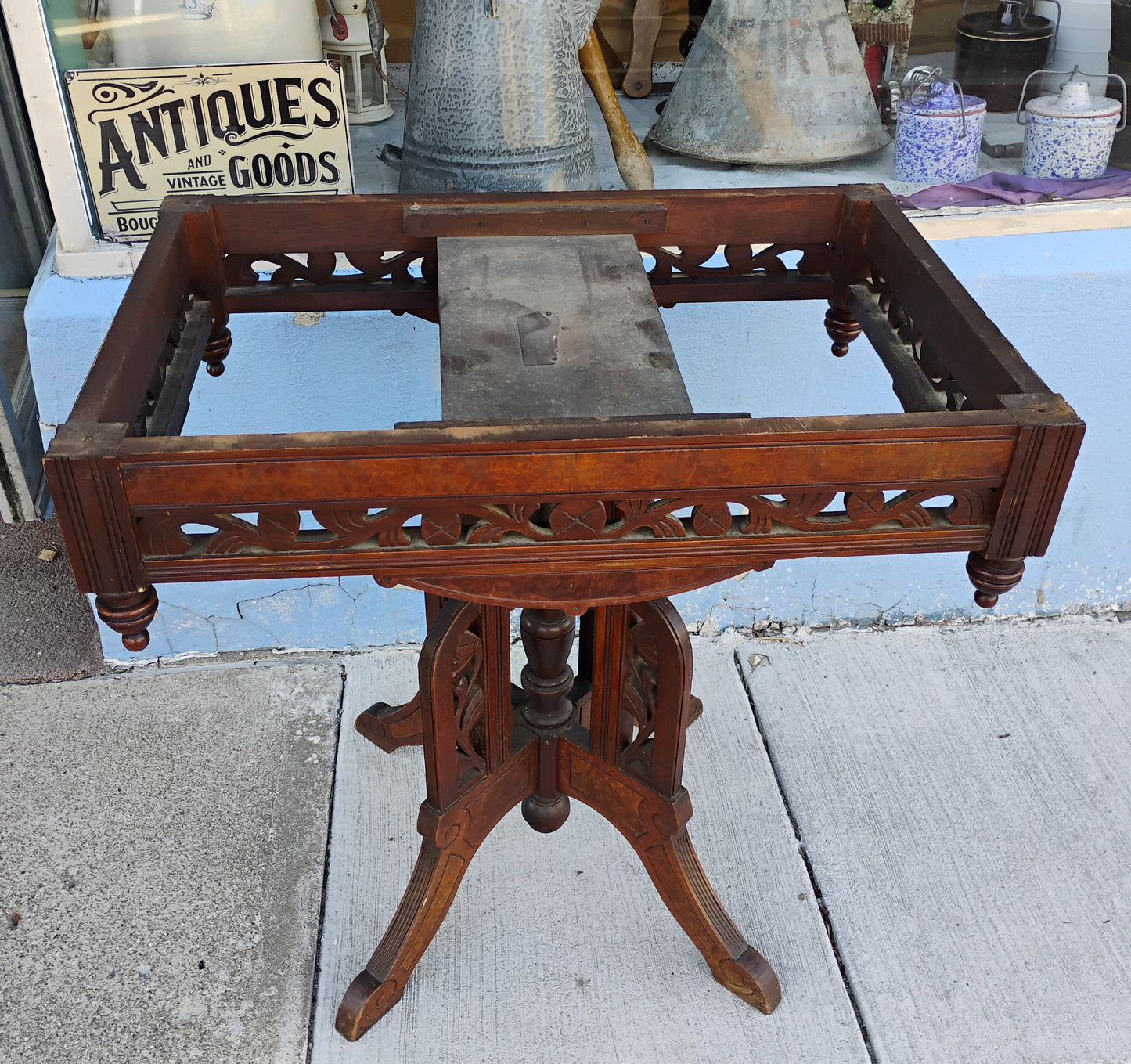 Antique Eastlake Mahogany Marble-Top Entry Table – c. 1885–1895