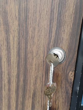 1976 Coca-Cola Vending Machine – Classic Vintage Look!